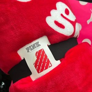 🆕 PINK Victoria’s Secret Sherpa blanket throw 50 x 60 inch